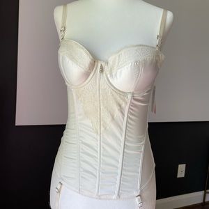 Affinitas Intimates Bridal Padded Bustier Style 357 Size 32D W/Bonus Stocking